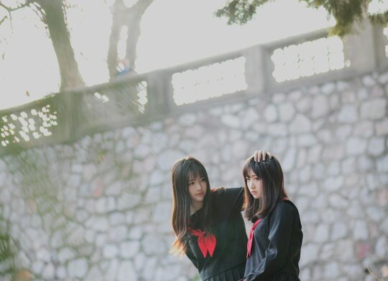 不爱说话的人默默表达爱情的方式