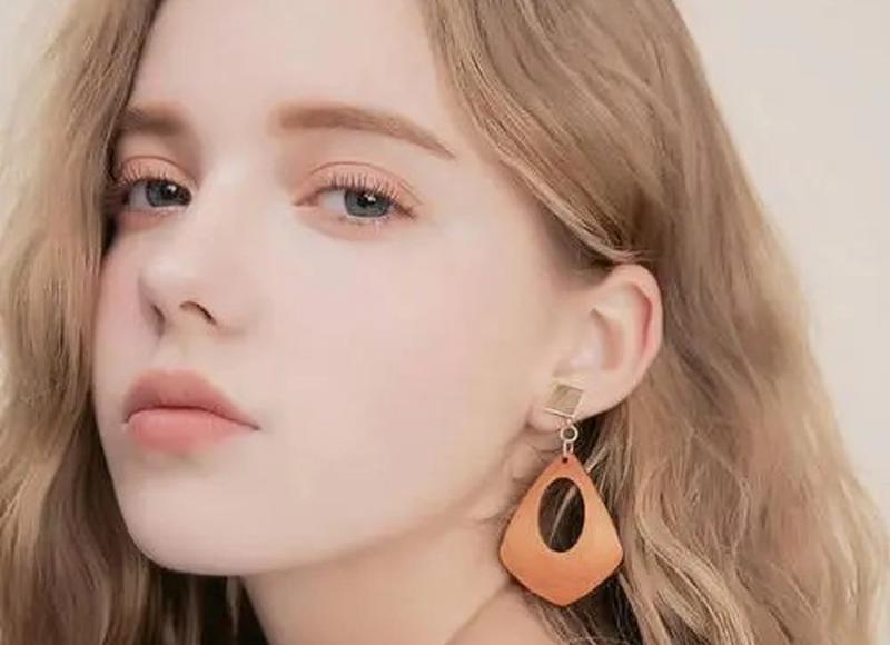 旅行中与女友发生争执，如何化解？