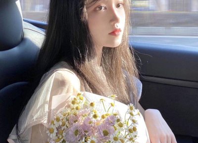 ​男朋友有女生好友，如何看待他们的交往频率？