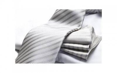 ​“我现在成了家庭主妇，你会嫌弃我没工作吗？”“当然不会啊！”