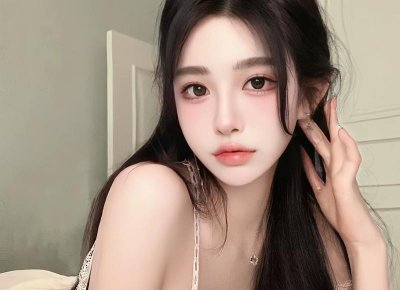 ​和女生聊什么话题，才不会冷场和尬聊？