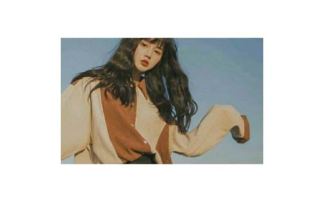 和女生聊天怎样找话题(怎么和女生聊天找话题微博)