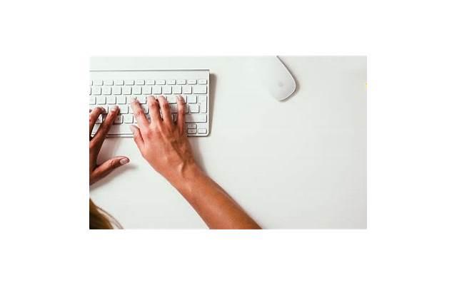 微信怎么打招呼，才能在引起女生注意又不失礼貌？