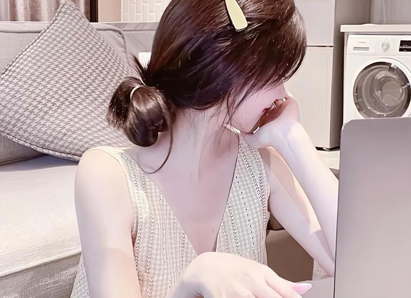 qq跟女朋友聊天怎么找话题 自然有话聊