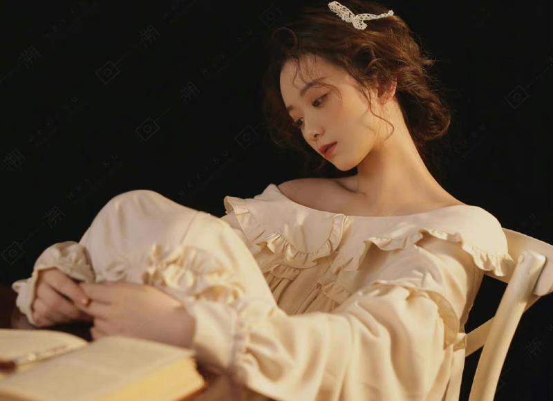 和女朋友讲初恋的事生气了怎么哄