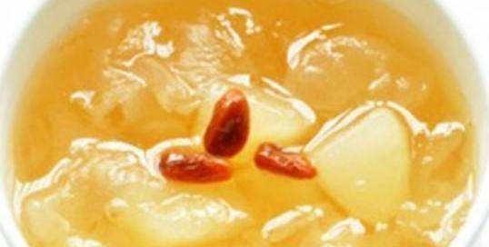 银耳红枣枸杞汤隔夜还能吃,冰糖银耳红枣枸杞汤的功效与禁忌是什么呢图5