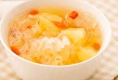 银耳红枣枸杞汤隔夜还能吃,冰糖银耳红枣枸杞汤的功效与禁忌是什么呢图4