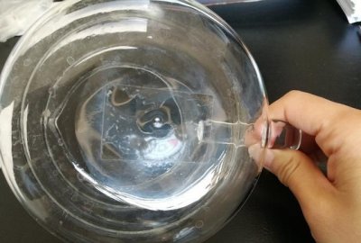 ​酒精胶怎么去除,防尘罩上粘到酒精胶了怎么去嘛去除