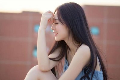 ​女人暧昧的表现，女人是否经常跟别的男人搞暧昧