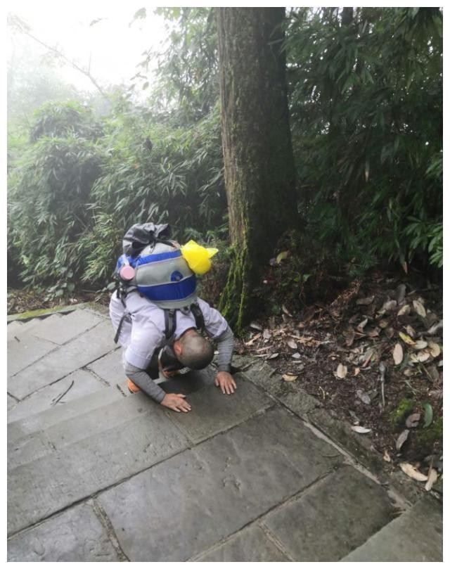 峨眉山偶遇圣空法师！看了好心痛！｜圣空法师朝礼峨眉山第三天