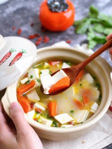 ​鱼汤怎么做最有营养（浓白鲜美无腥味鱼汤做法）