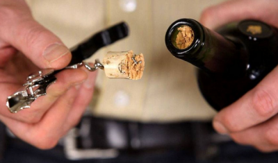 ​红酒开瓶可以存放多久(开瓶了的红酒可以怎么存放)