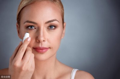 ​怎样去掉黑眼圈 去除黑眼圈最快速有效的方法都在这里了，快行动起来试试