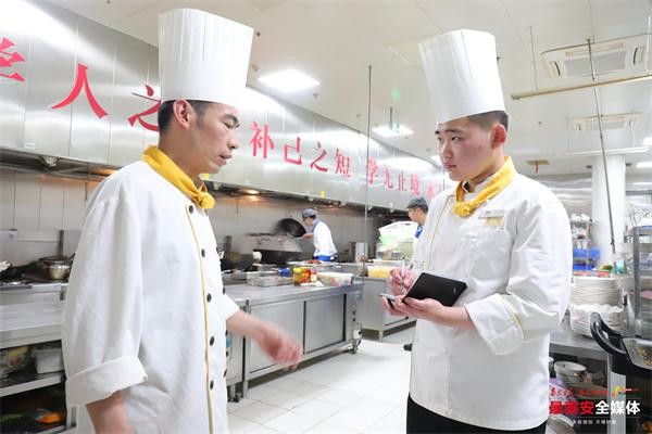 18岁学什么技术好有利于发展：18岁可以学什么技术，助于以后发展