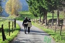 散步可以降血压吗?散步有什么好处