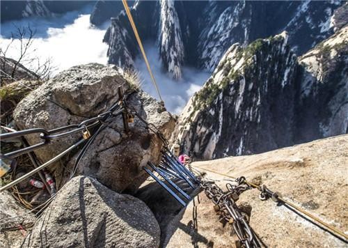 华山长空栈道修建之谜（自古华山一条路）(5)