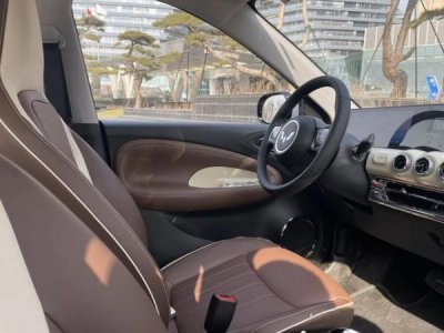 ​女儿红酒是什么颜色(红酒沾纸巾是什么颜色)