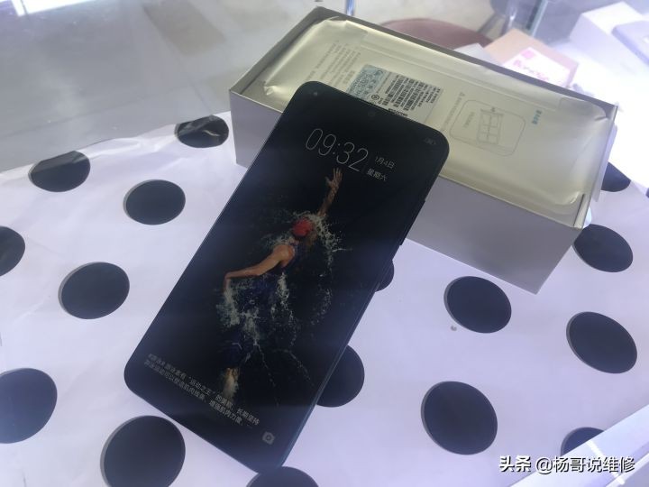 充新机是什么意思（购买手机有诀窍全面了解充新机）