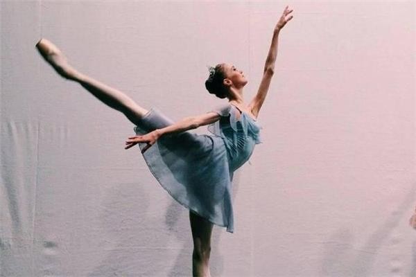 芭蕾舞有几个手位 一共有七种