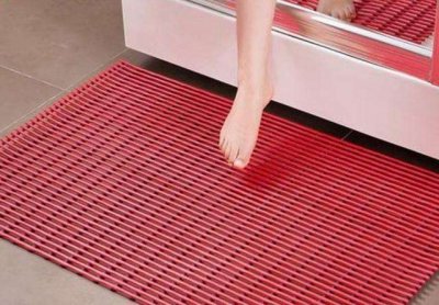 ​门垫出入平安怎样摆放（门口脚垫怎么放置讲究比较合适）