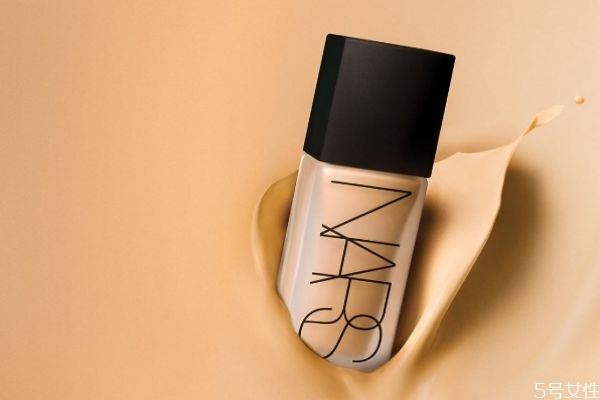 比较好用的粉底液有什么呢 怎么区分粉底液的好坏呢 比较好用的粉底液有什么呢 怎么区分粉底液的好坏呢