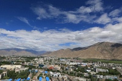 ​甘藏铁路从兰州至拉萨，途经合作、玛沁、石渠、玉树、昌都