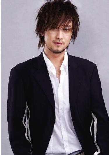 周传雄生活近照：曾是台湾乐坛传奇人物，如今因患病急剧消瘦