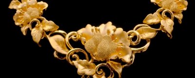 ​非贵金属类材质什么意思_金项链可以戴着洗澡吗