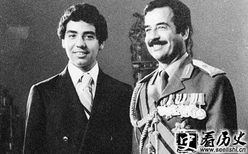 乌代与萨达姆合照