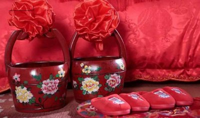 ​古代女子为何要穿开裆裤出嫁（古代新婚女子晚上穿什么衣服）