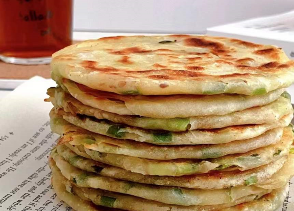 葱油饼怎么做又脆又香,怎样在家制作简单的葱油饼图7