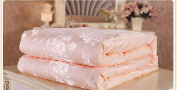 蚕丝被有霉味怎么办,蚕丝被如何去味道图3