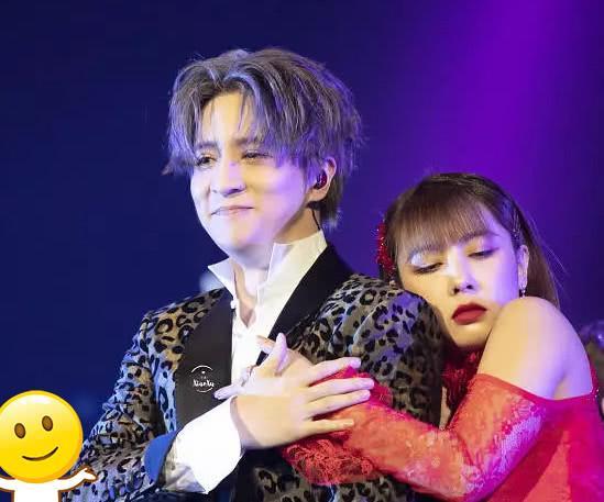 薛之谦有多少“黑历史”？14年前写的书，书名暴露“感情史”！