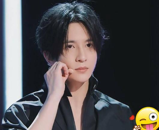 薛之谦有多少“黑历史”？14年前写的书，书名暴露“感情史”！