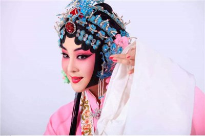 ​黄梅戏是哪个省的场合戏 黄梅戏有哪些特性