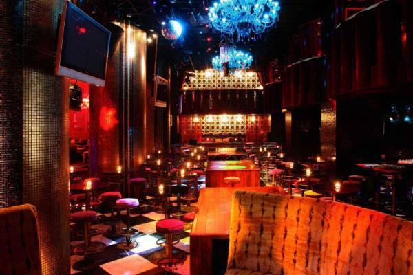 为何去酒吧娱乐不能“随性”敲钟,敲一次豪掷多少钱?