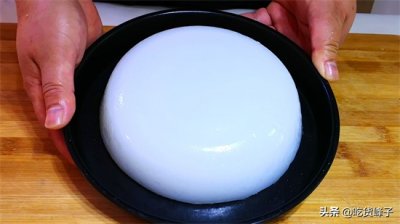 ​家庭做凉粉的简单方法，清凉爽滑又好吃，比吃凉皮还过瘾