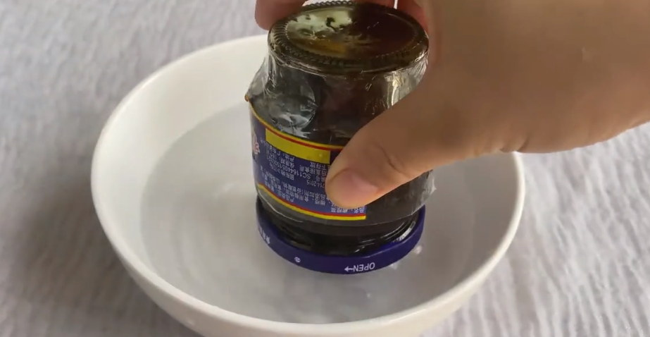 怎么打开罐头瓶盖(罐头开盖的4个小妙招)