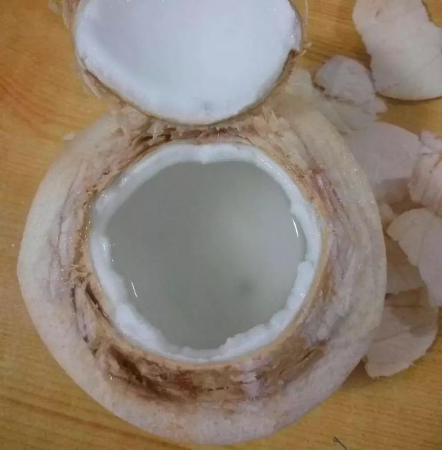 椰子怎么打开椰子的正确打开方法(椰子怎么打开的教程)(8)