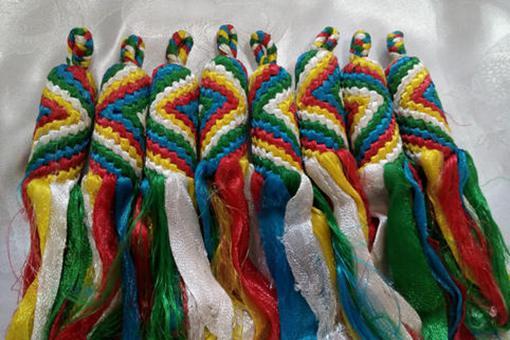 羌红与哈达有什么不同?区别在哪里?