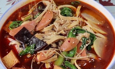 ​冒菜怎么做才好吃，原来做法诀窍这么简单，一做一大锅不够吃