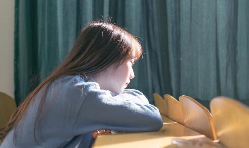 天天联系吸引力减弱