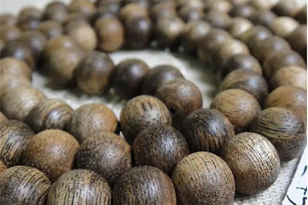 沉香手串香味能永久吗 沉香手串香味能持续多久 沉香手串香味能永久吗 沉香手串香味能持续多久