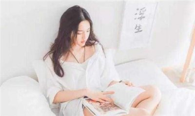 ​跟女朋友亲嘴儿他生气了怎么哄