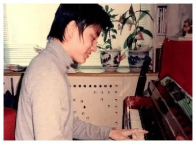 ​贾乃亮原是＂正版富二代？看他年轻时的照片，贫穷限制了我的想像