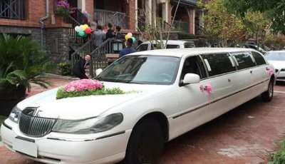 ​加长林肯婚车多少钱？