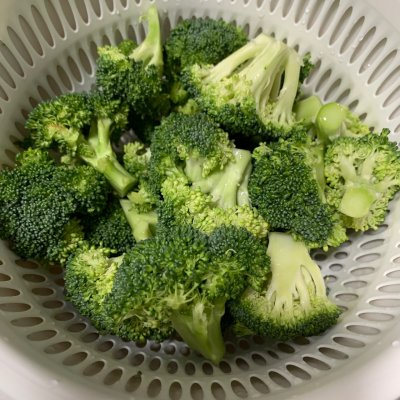 蒜蓉西兰花怎么做（蒜蓉西蓝花舌尖上的养生美食）