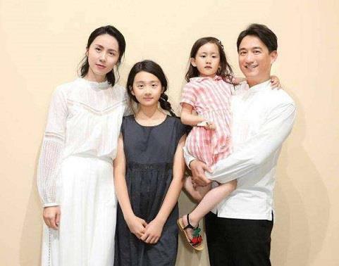 孙莉，1个让黄磊一心一意爱了20年的女人，她真有魅力