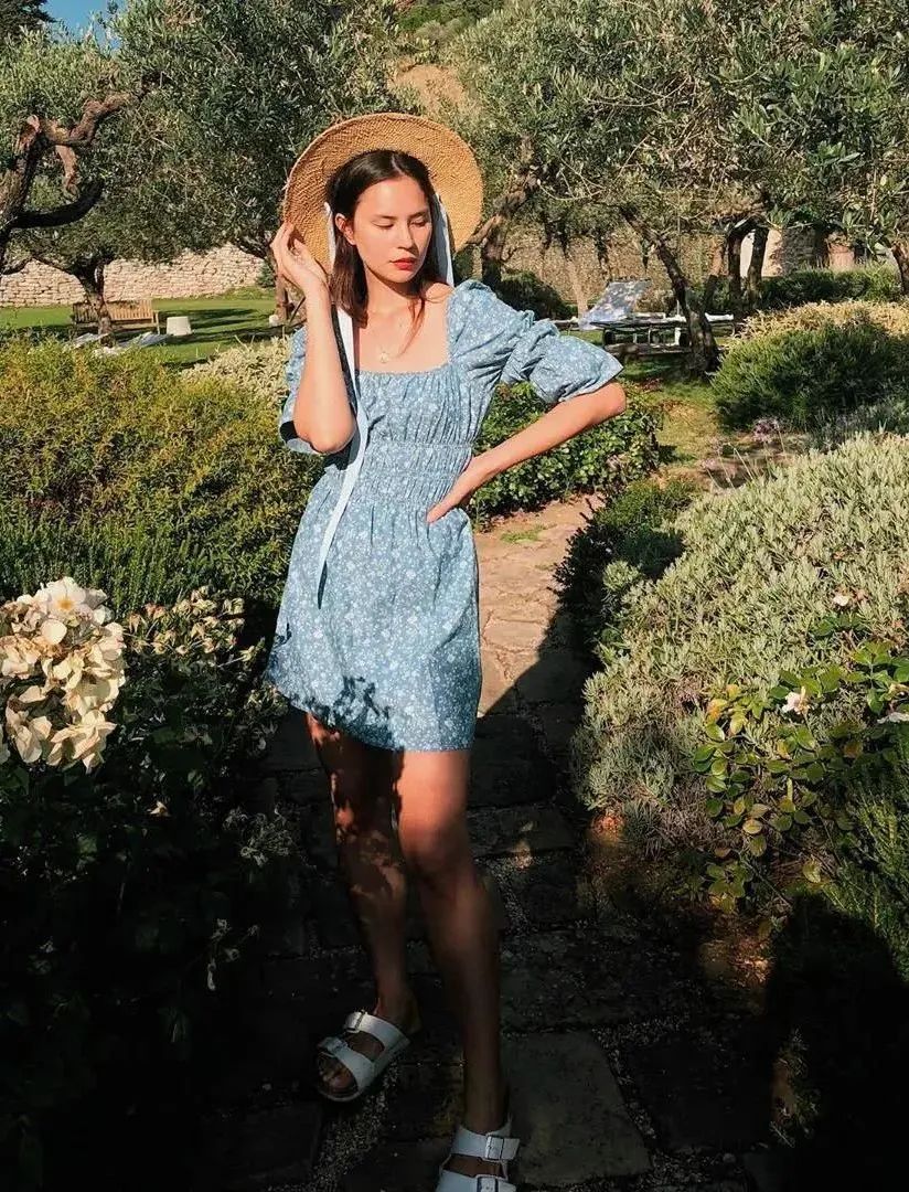 天蓝色跟什么颜色最配（天空蓝的6种绝佳配色）