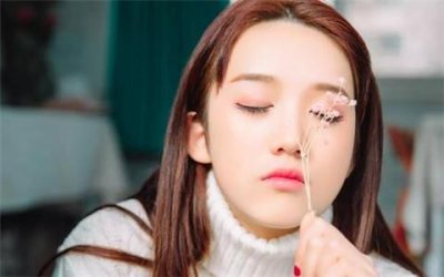 内向的女生怎么追?主动起来你们间才有故事